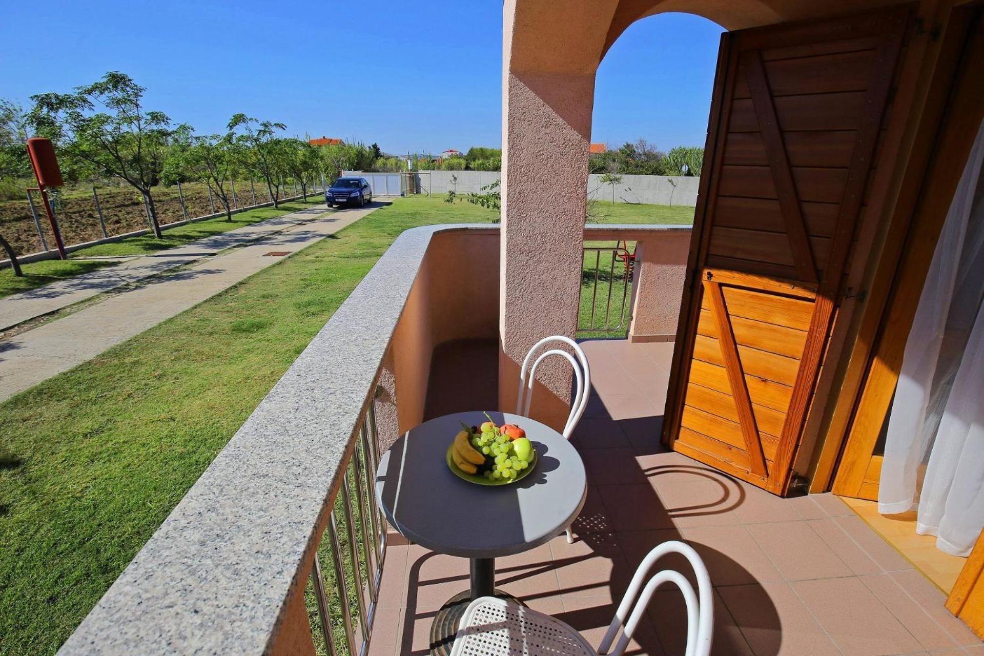 Apartments Armitage Привлака Екстер'єр фото